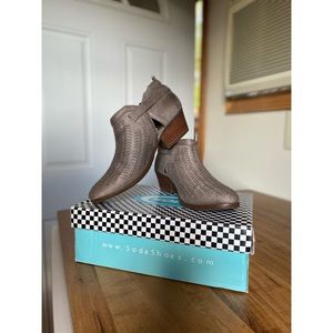 Soda Cage Taupe Booties